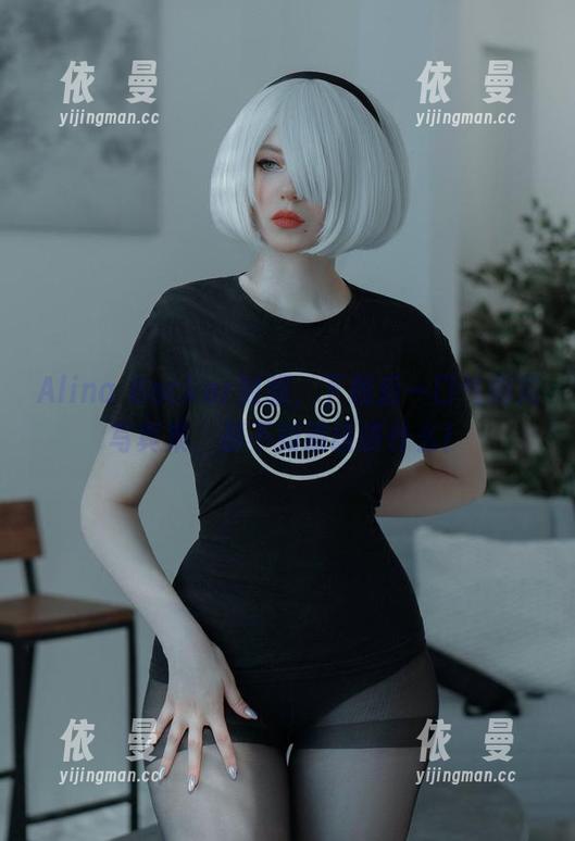 Alina Becker制服，下载后一口气刷完写真集，却不知道该讲什么！